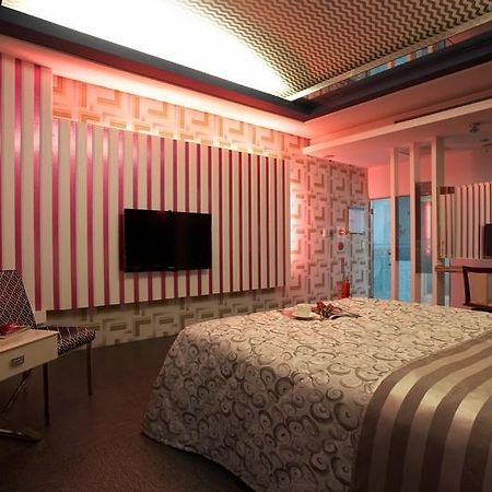 Love Star Motel Taojüan Kültér fotó